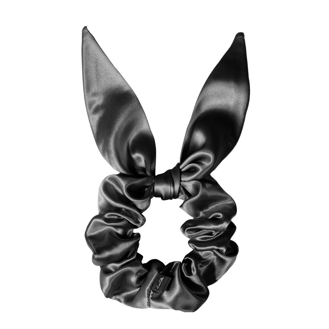 Luxus Seidenhaargummi mit schwarzem Satinbunny-Design.