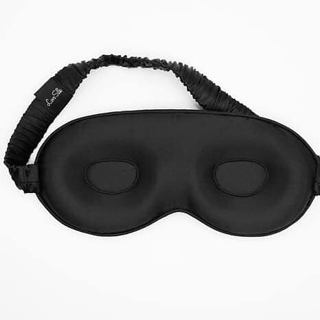 Seidenkissenbezug und Accessoires aus Seide, luxuriös und weich, ideal für einen erholsamen Schlaf.