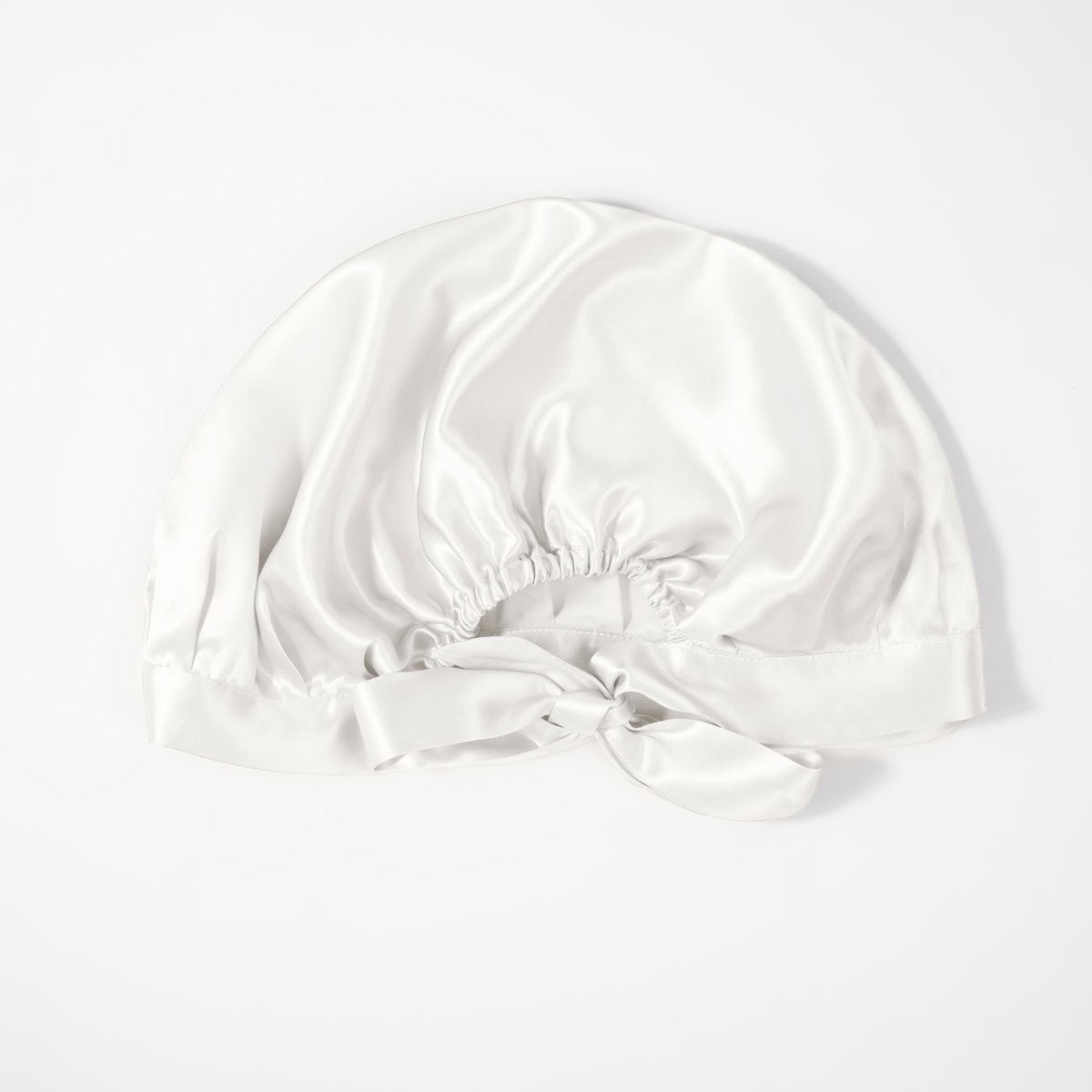 Luxuriöser Seidenkissenbezug mit Satin-Finish.