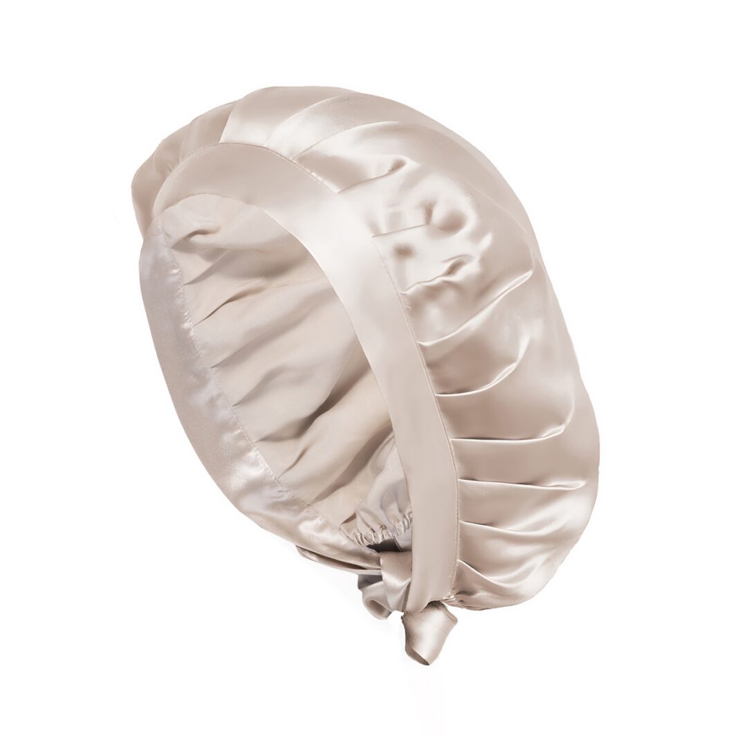 Seidenkissenbezug aus Satin, luxuriös und glatt, mit angenehmem Glanz und edler Optik.