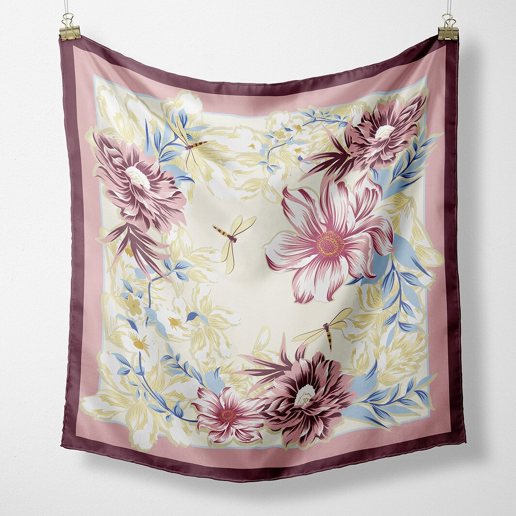 Seidentuch aus Maulbeerseide mit Blumenmuster in Rosa und Blau. LoveSilk.