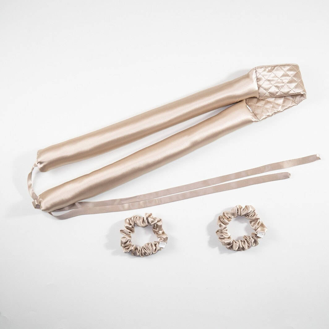 Seidenschlafmaske und Haargummis in Beige, LoveSilk.