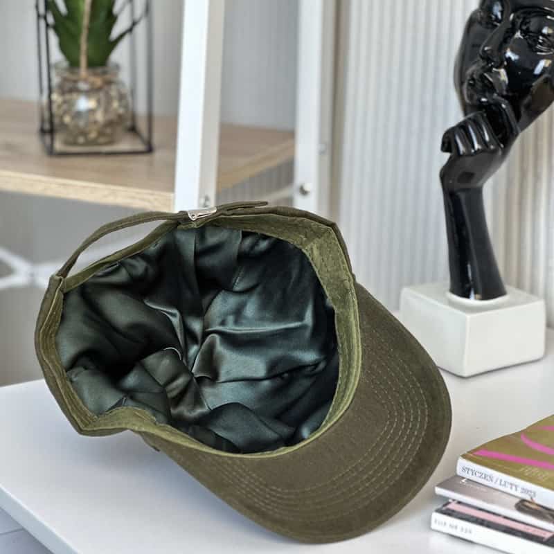 LoveSilk Seidenmütze in Grün mit Seidenfutter.