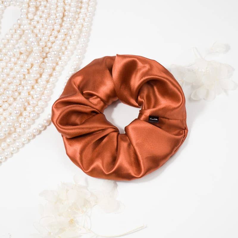 Seiden-Haargummi in Kupferbraun von LoveSilk.